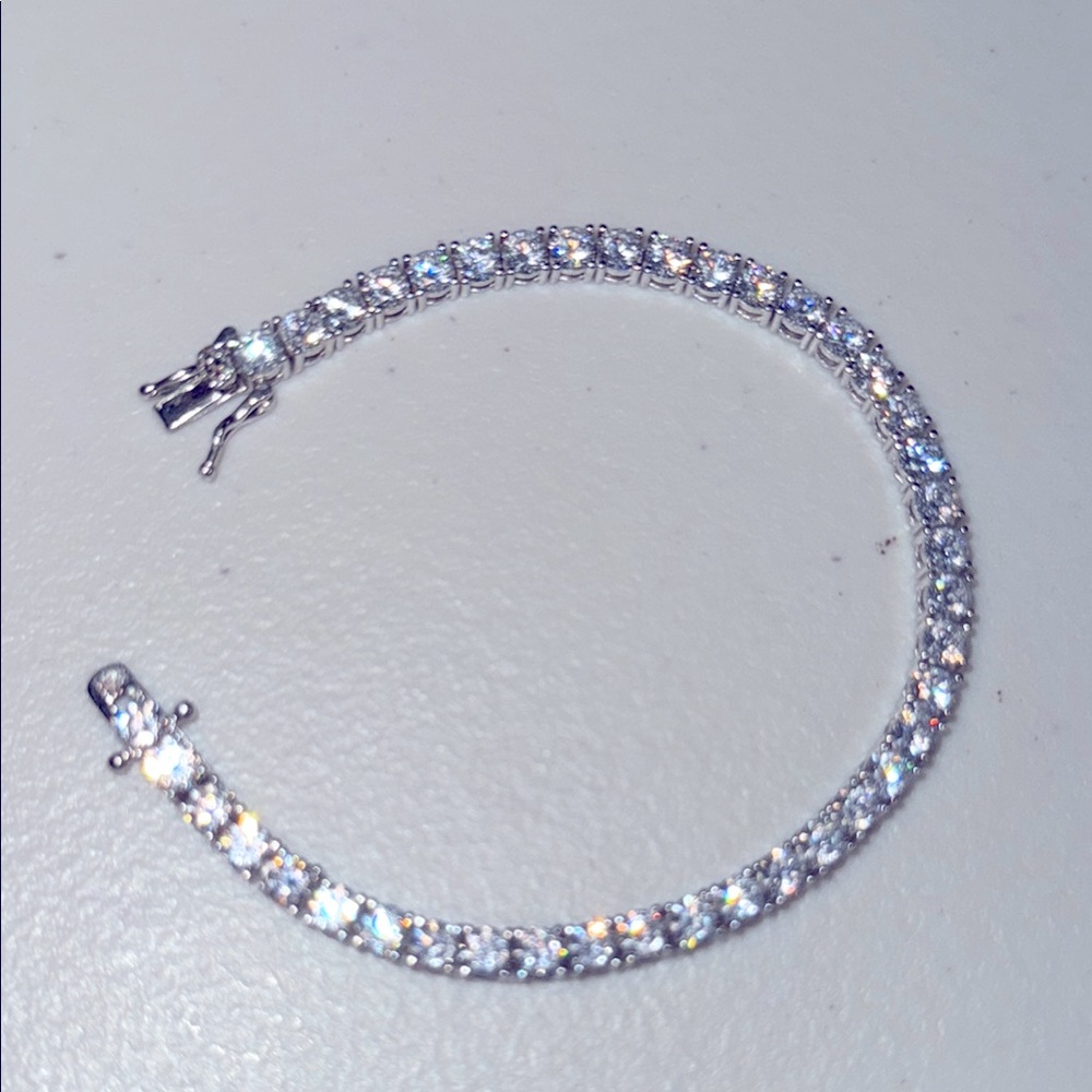 New Swarovski big stones 925 Elegant Silver Tennis Bracelet! - Picture 1 of 5